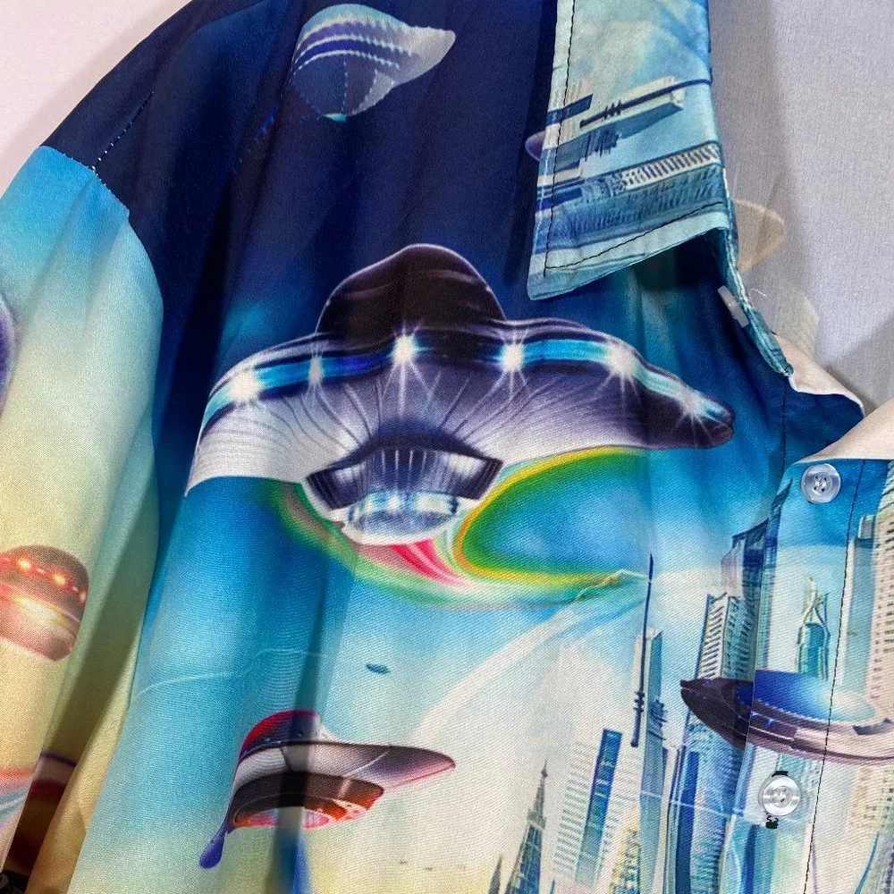 Alien Invasion Graphic Print Short Sleeve Button Down Shirt NWOT Women's Size L - Picture 3 of 12